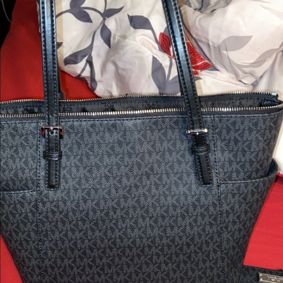 Michael Kors Jet Set Tote and Continental wallet - Picture 5 of 12